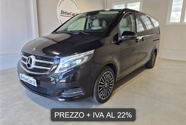 Mercedes-Benz V 220 PREMIUM LONG 7 POSTI PELLE LED NAVI TAVOLO CENTRALE PORTE SCORREVOLI VETRI PRIVACY SENSORI ANTERIORI E POSTERIORI